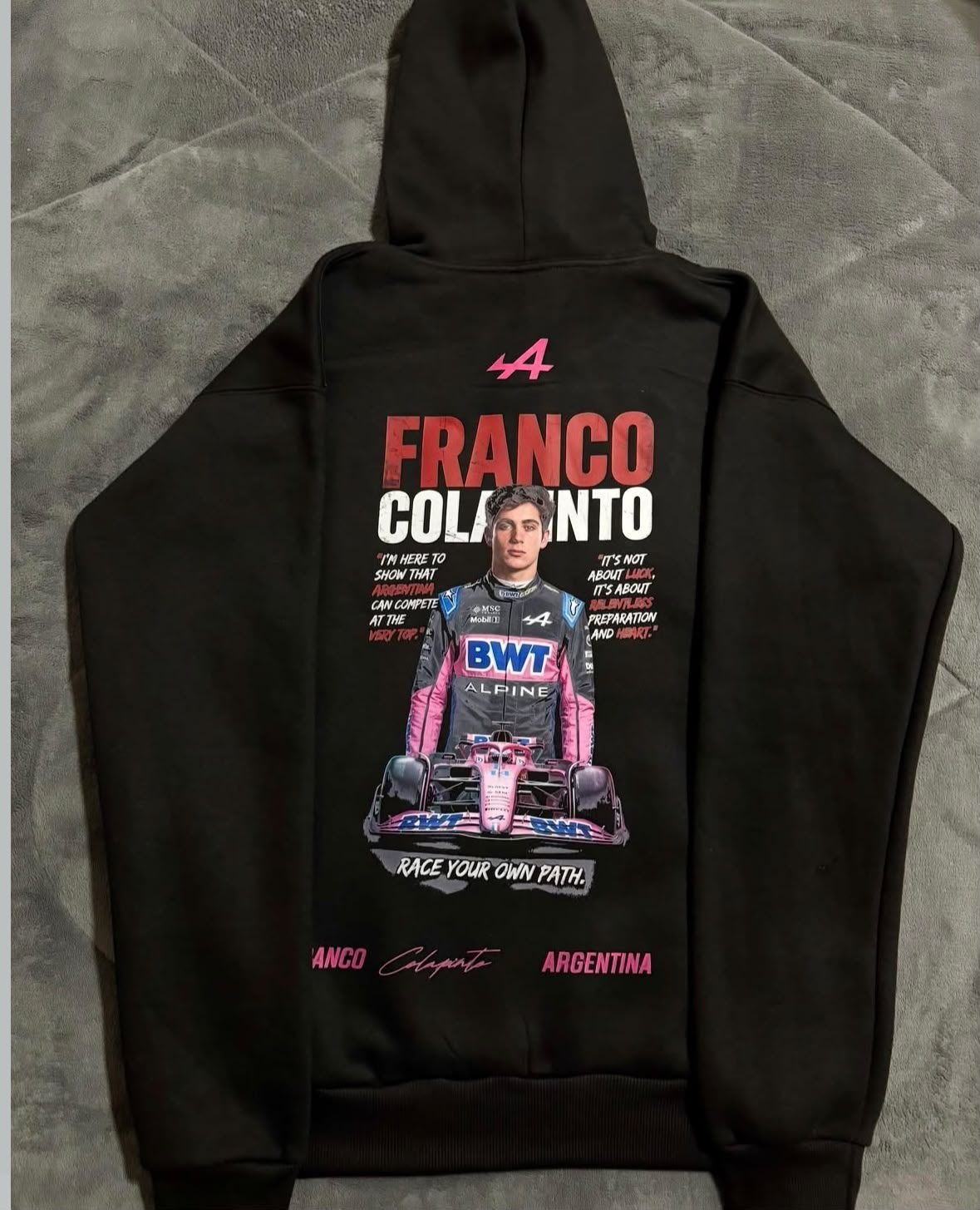 Buzo canguro con estampado DTF a color